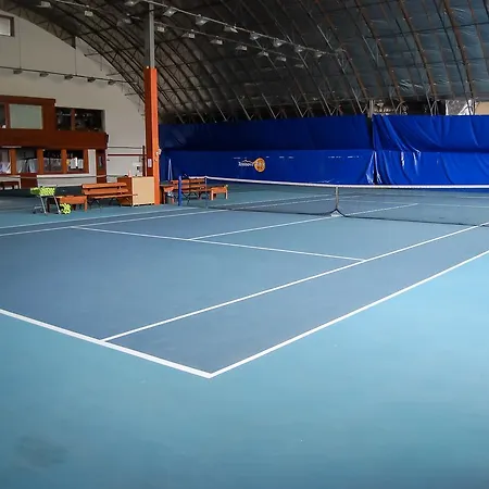 Üdülőközpont Teniscentrum Tátralomnic